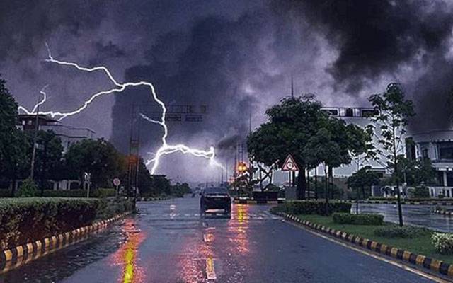 اگلے دو سے پانچ گھنٹوں میں گرج چمک کیساتھ بارش کا الرٹ جاری 