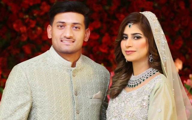 معروف پاکستانی کرکٹر رشتہ ازدواج میں منسلک، دلہن کے ہمراہ تصاویر وائرل