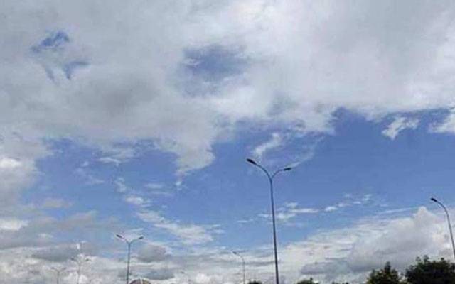 سورج اور بادلوں میں آنکھ مچولی،درجہ حرارت32ڈگری سینٹی گریڈ  ریکارڈ