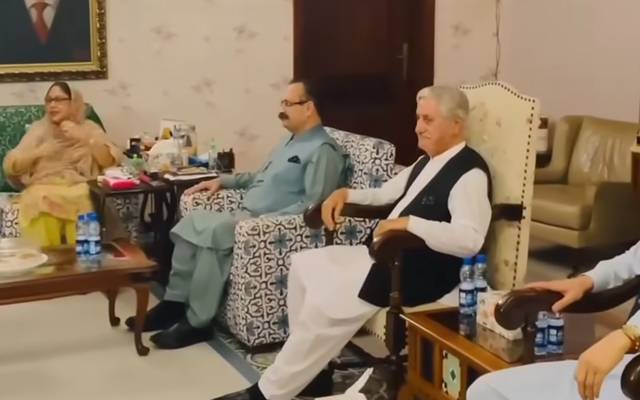 صدرِ پاکستان کی سردار تنویر الیاس کو ساتھیوں سمیت پیپلزپارٹی میں شامل ہونے پر مبارکباد