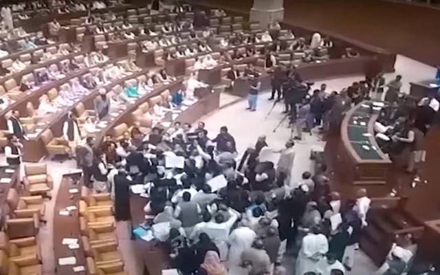 مریم نواز کی تقریر کے دوران ہلڑ بازی،پی ٹی آئی کے 26 اراکین معطل