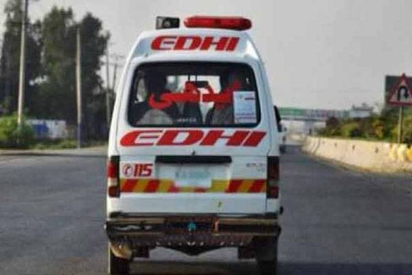 سیہون شریف میں مسافر کوچ الٹ گئی؛ 2 مسافر جاں بحق، 20 سے زائد زخمی 