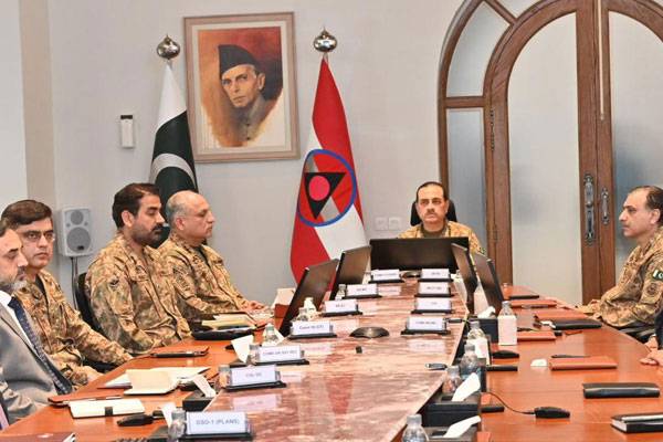 فیلڈ مارشل عاصم منیر کا کور ہیڈکوارٹر پشاور کا دورہ، انسداد دہشت گردی آپریشنز پر بریفنگ دی گئی