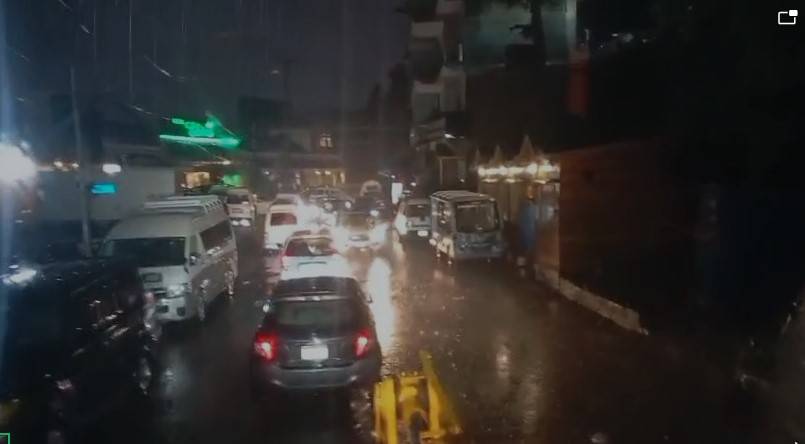 سیاحتی مقامات پر لینڈ سلائیڈنگ