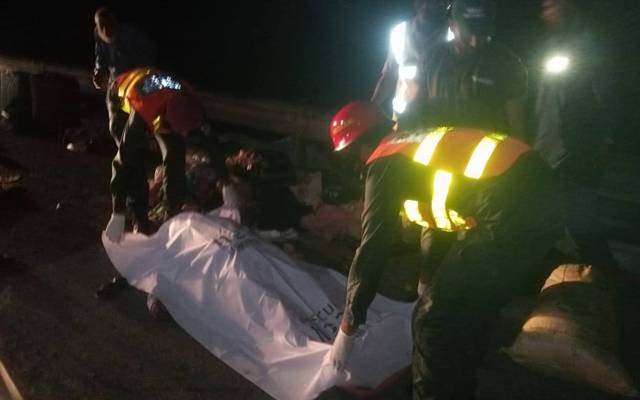جڑانوالہ: موٹروے پر حادثے میں دو خواتین جاں بحق، 15 افراد زخمی 