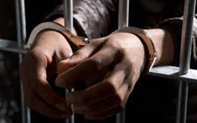سوشل میڈیا ایپ پر خریدار بن کر قیمتی موبائل فونز اور موٹر سائیکل ہتھیانے والا ملزم گرفتار