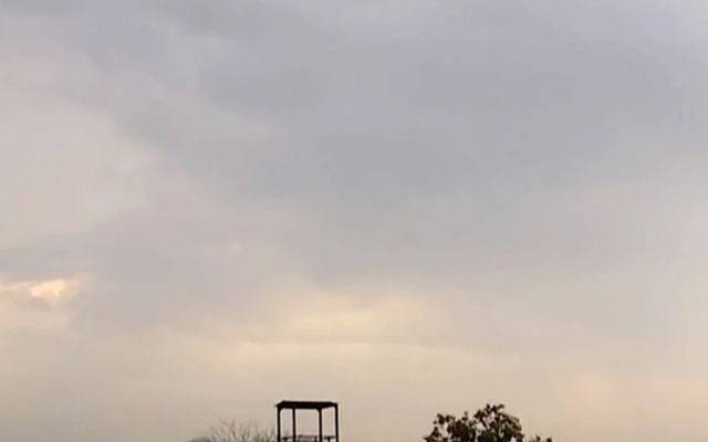  لاہور میں ہوائیں چلنے سےگرمی میں کمی،بارشوں کی پیشگوئی