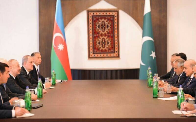 وزیراعظم شہباز شریف کی آذربائیجان کے صدر سے ملاقات ، تعاون بڑھانے پر اتفاق