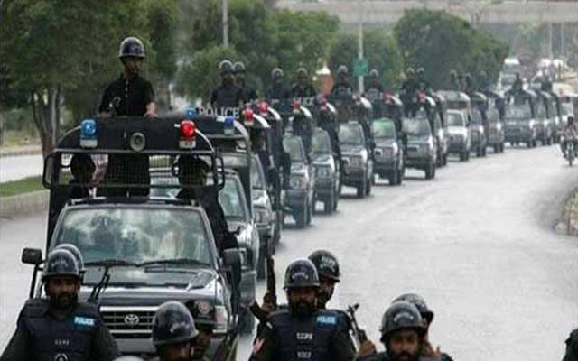 محرم الحرام ؛امن و امان کی صورتحال برقرار رکھنے کے لیے صدر ڈویژن پولیس کا فلیگ مارچ
