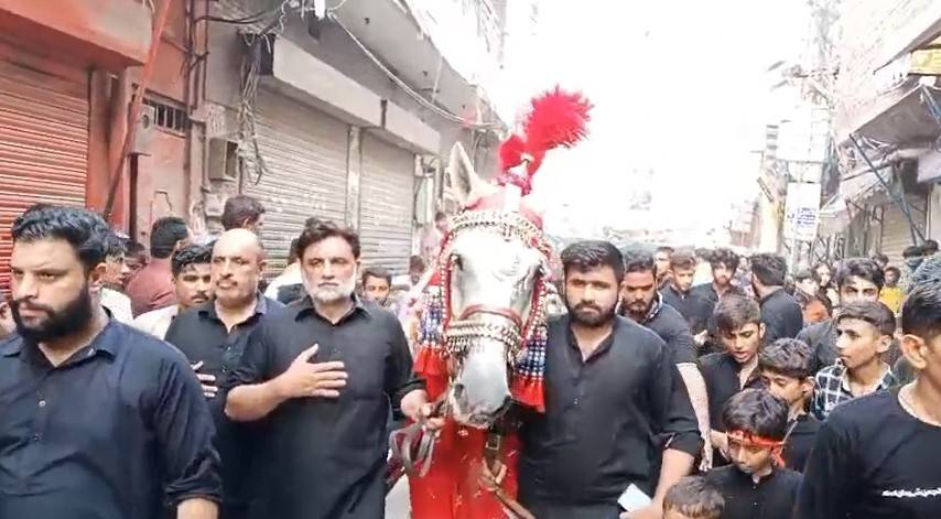  محرم الحرام ؛ نجف بازار کوٹ لکھپت سےعلم اورشبیہ ذوالجناح کا جلوس برآمد