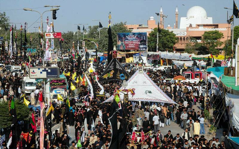 ملک بھر میں یومِ عاشور  عقیدت و احترام سے منایا جا رہا ہے، سکیورٹی ہائی الرٹ، موبائل سروس جزوی معطل  