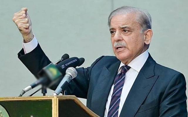 ملکی ٹیکس آمدن میں اضافے کیلئے تمام اداروں کو مل کر کام کرنا ہوگا؛ وزیرِاعظم