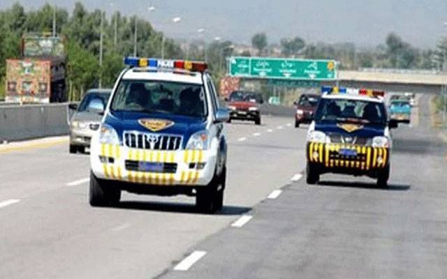 ایم 2 موٹروے پر موٹر سائیکل چلانا مہنگا پڑ گیا، ایک شخص گرفتار