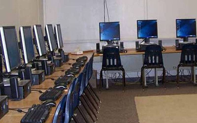  کمپیوٹر لیبز منصوبہ بند، سکولوں اور کالجوں میں 202 خواتین اساتذہ بیروزگار