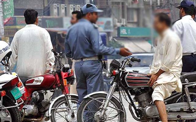 بغیر ہیلمٹ ،بغیر نمبر پلیٹ موٹرسائیکل سوار اہلکاروں پر مقدمات درج ہونگے