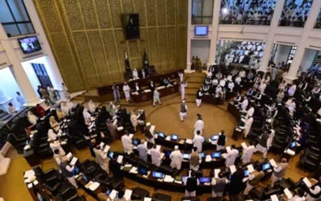 خیبرپختونخوا اسمبلی کا اجلاس کورم پورا نہ ہونے پر ملتوی، حلف برداری نہ ہو سکی