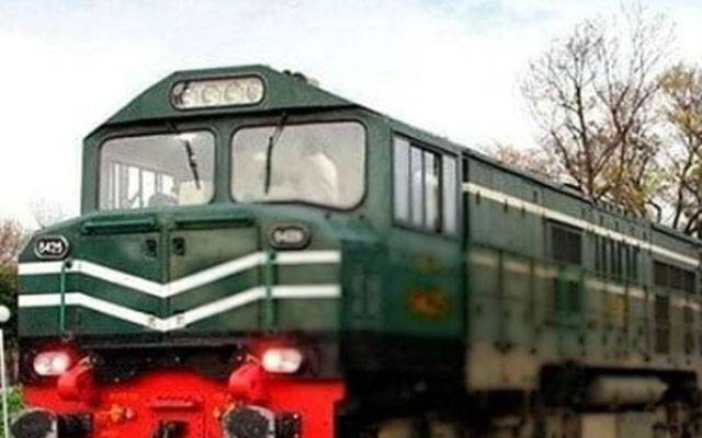 لاہور سے نارووال جانے والی مسافر ٹرین کو حادثہ  