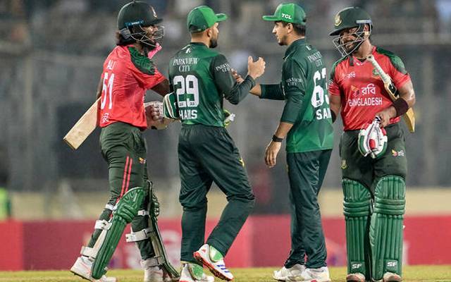 پاکستان، بنگلہ دیش کے درمیان دوسرا ٹی 20: کھلاڑی اور آفیشلز سیاہ پٹی باندھ کر میدان میں اتریں گے