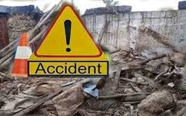  سگیاں کے قریب گھر کی چھت گرگئی ;ایک بچی جاں بحق 9 زخمی 