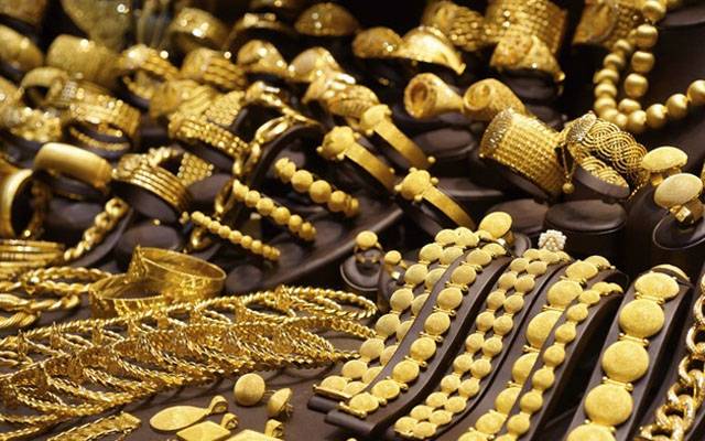 لاہور میں شوروم کا ملازم 110 تولے سونا اور 10 لاکھ روپے نقدی لے اُڑا