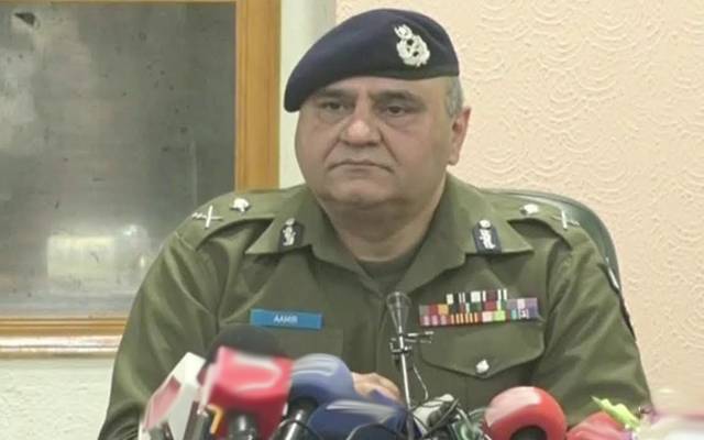 سابق آئی جی پنجاب عامر ذوالفقار کی گاڑی کو موٹروے پر حادثہ