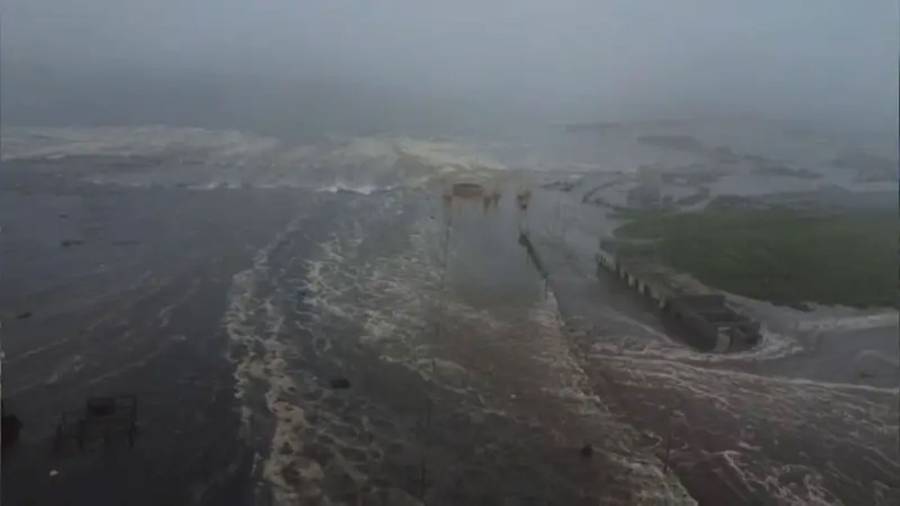 Russian earthquake, Tsunami hits Japan, Tsunami reaches Russia 