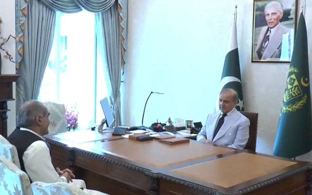 وزیرِ اعظم سے خواجہ سعد رفیق کی ملاقات، ملکی سیاسی صورتحال پر گفتگو 