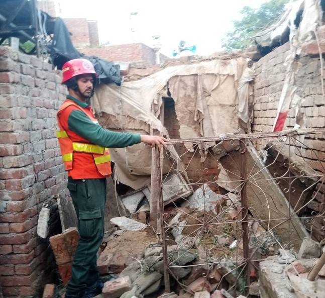جوہر ٹاؤن میں کمرے کی چھت گرگئی 