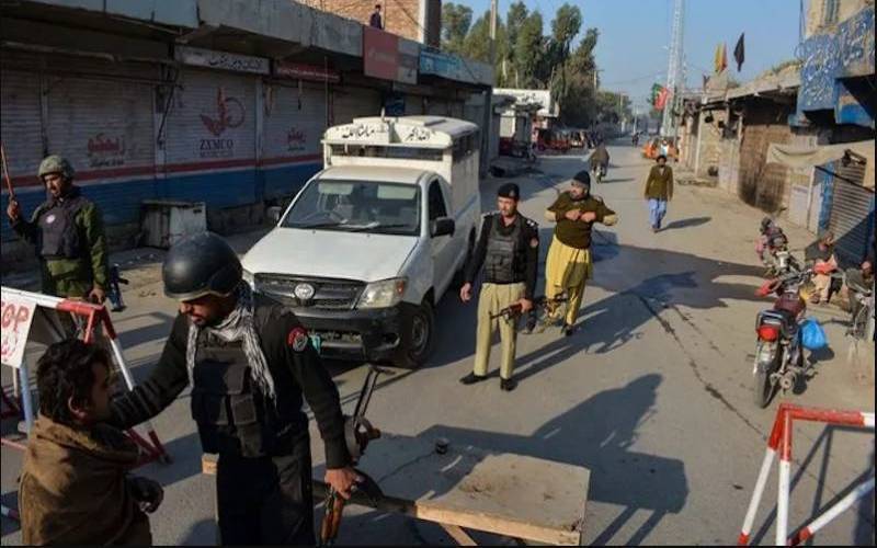 بنوں میں پولیس چوکی پر حملہ پسپا،3 دہشتگرد ہلاک ،پولیس اہلکار شہید  