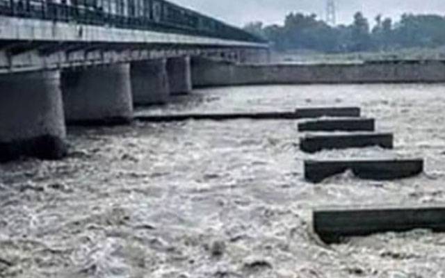 دریائے سندھ میں نچلے درجے کا سیلاب، فصلیں زیر آب آگئیں