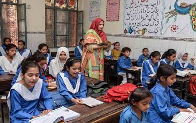  آوٹ سورس کئے گئے سرکاری سکولز پیف کو واپس