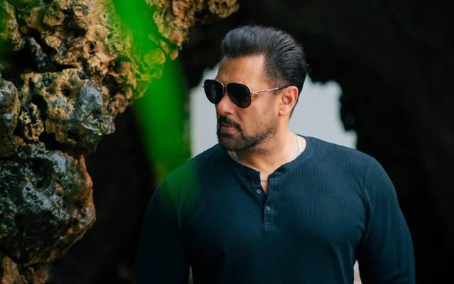 اداکار سلمان خان کا دوست کی بیٹی کیساتھ رومانس، بڑے راز سے پردہ اٹھ گیا