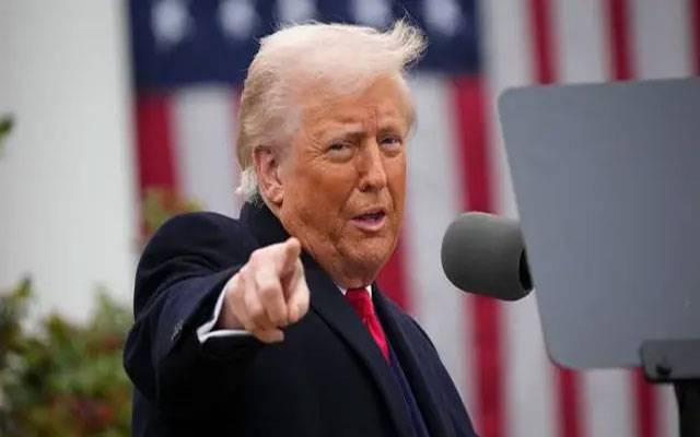   ڈونلڈ ٹرمپ کا روس سے تیل خریدنے والے ممالک پر پابندیاں عائد کرنے کا اعلان     