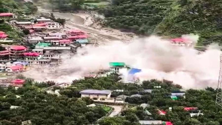 At Least 4 Dead, 100 Still Missing, Flash Flood, Flood Caused by Cloudburst, flash flood Washes Out Tourist Town