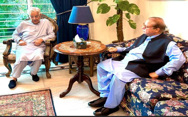 نواز شریف اور خواجہ آصف کے درمیان ملکی سیاسی صورتحال پر اہم ملاقات