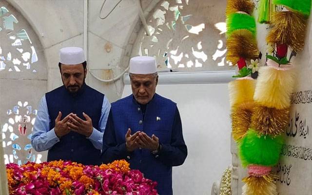  نائب وزیراعظم اسحاق ڈار کا داتا دربار توسیعی پراجیکٹ اور دودھ سبیل کا افتتاح  