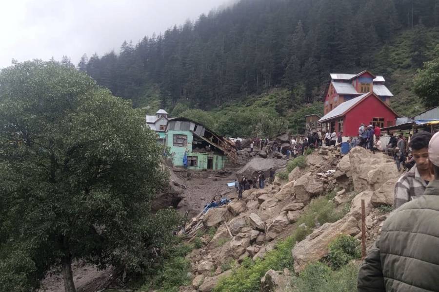 deadly flash floods in Kashmir، Kishtawar cloud burst, cloud burts, Monsoon, Climate Change 
