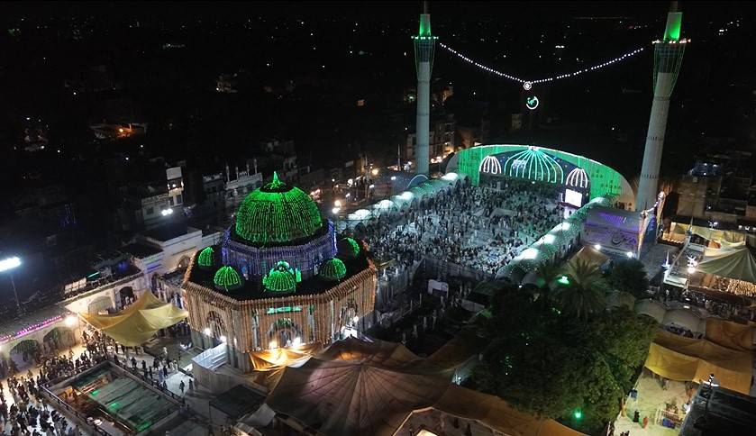 صوبائی وزیر اوقاف چوہدری شافع حسین داتا دربار پہنچ گئے 