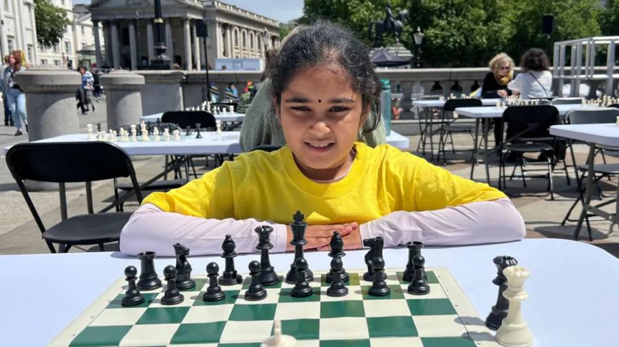 London chess prodigy، Ten years old chess master, Bodhna, Grand Master defeated by the kid 