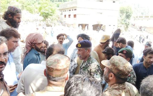 ایف سی خیبر پختونخوا کے آئی جی کا بونیر میں سیلاب سے متاثرہ علاقوں کا دورہ، امدادی کاموں کا جائزہ لیا 