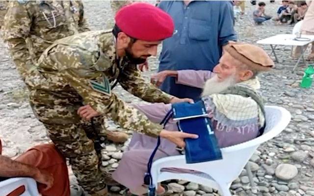 گلگت بلتستان؛ پاک فوج کی امدادی کارروائیاں، ادویات اور اشیائے ضروریہ متاثرین تک پہنچ گئیں