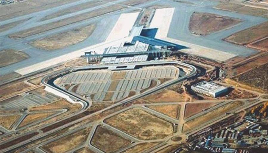 Islamabad Airport, bird smashed, aeroplane accident