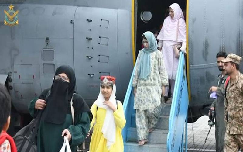 پاک فضائیہ کا گلگت میں بڑے پیمانے پر ریلیف آپریشن، خوراک اور ادویات پہنچا دی گئیں  