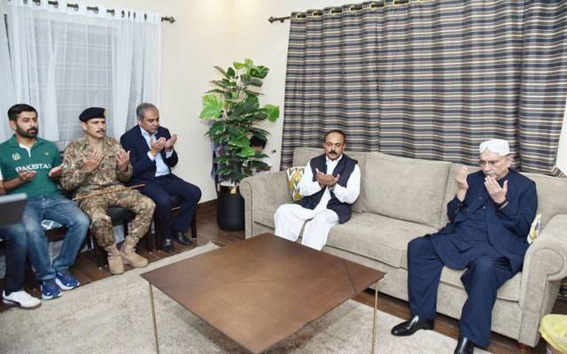 صدر آصف زرداری کی شہید میجر رضوان طاہر کے گھر آمد، اہلخانہ سے اظہارِ یکجہتی