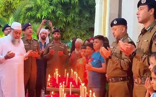 کچے کےعلاقے میں شہید 12 پولیس اہلکاروں کی برسی پر آئی جی پنجاب کا خراجِ عقیدت