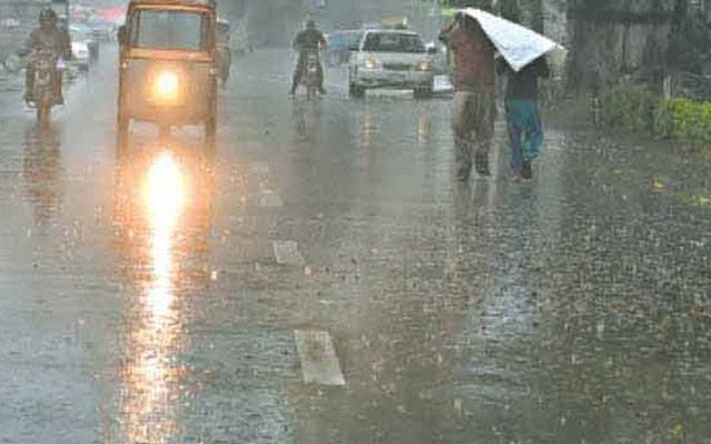 لاہور کے مختلف علاقوں میں موسلا دھار بارش