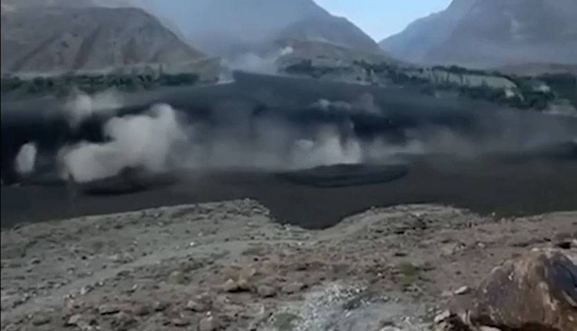 City42, Ghizar glacier burst, Ghizer River, un natural lake, 