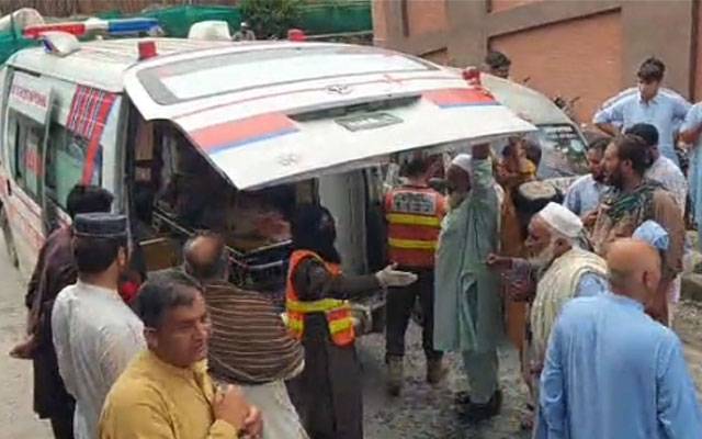 بونیر؛ ڈاٹسن گاڑی کھائی میں جاگری، 3 افراد جاں بحق 