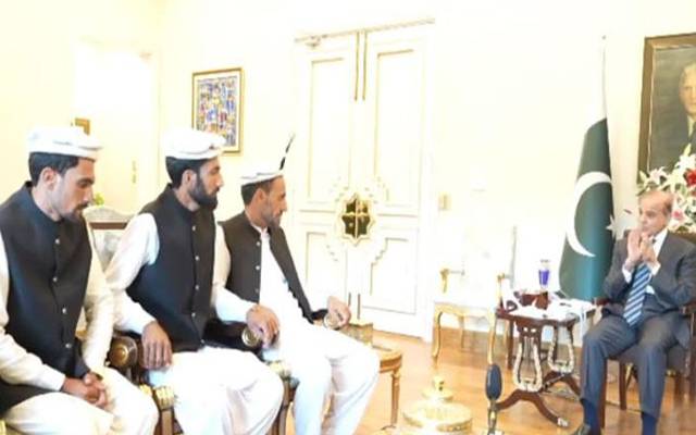 300 انسانی جانیں بچانے والے ہیروز کی وزیر اعظم سے ملاقات