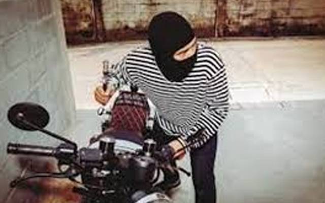 ریکارڈ یافتہ 3 نقب زن و موٹر سائیکل چور گرفتار